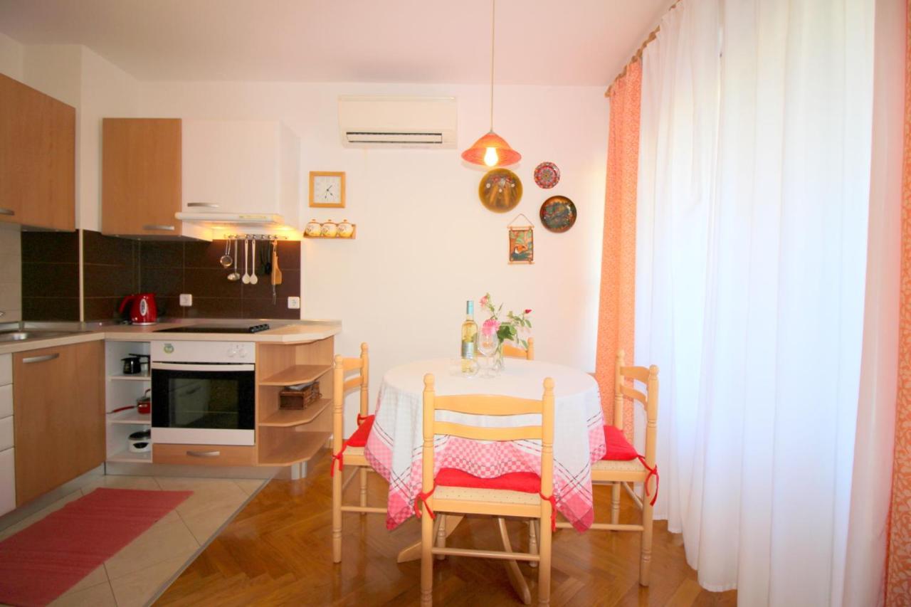 Apartment Vojka In City Center Пореч Екстериор снимка